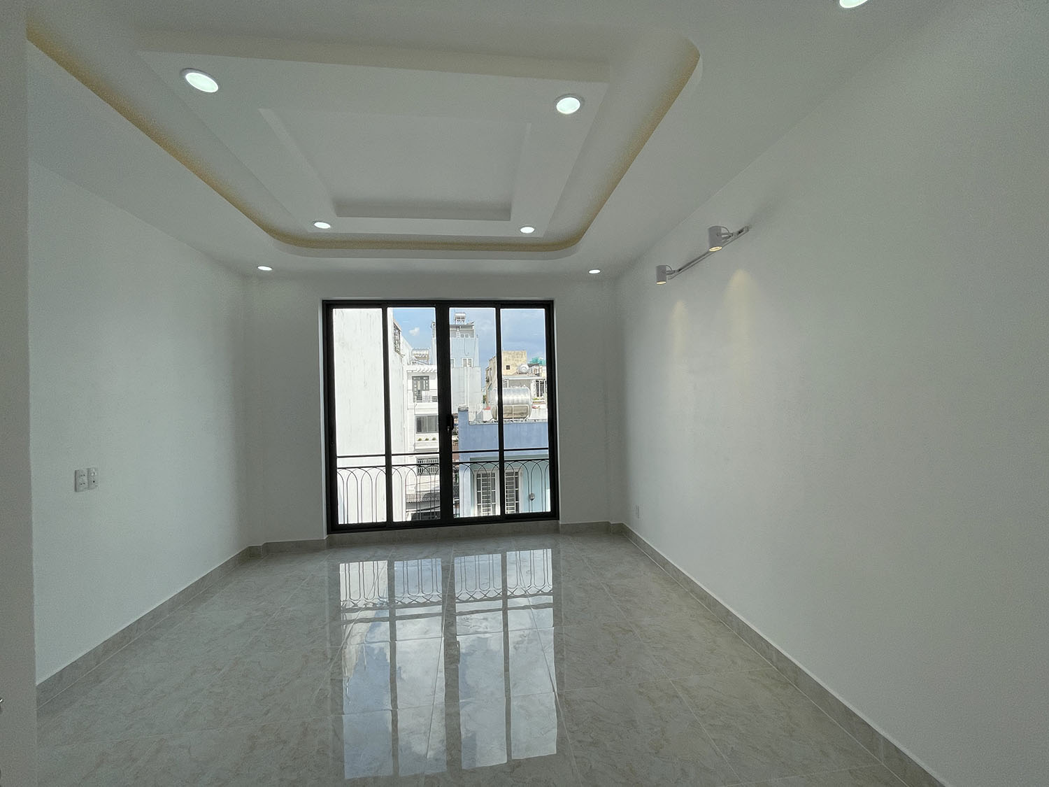 Bán nhà Đường Nguyễn Trọng Tuyển, Quận Phú Nhuận Tuyệt phẩm 4 lầu t.kế Cổ Điển PARIS PHÁP, hẻm ôtô